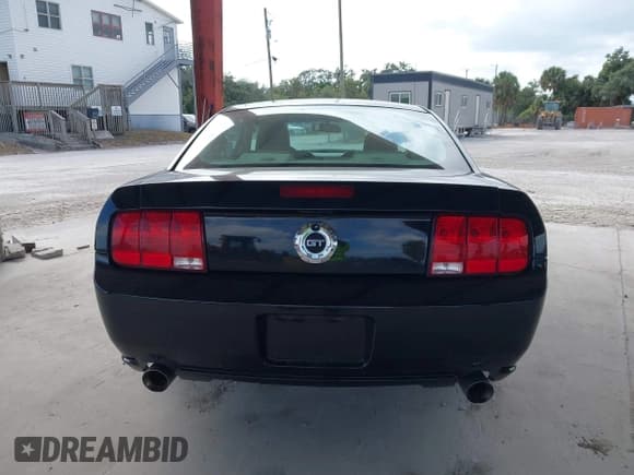 ✅ 2007 Ford Mustang GT Deluxe • VIN: 1ZVHT82H375278641 • Lot: 43571420. Listed on IAAI with 139,690 mi. Free auction sales archive from the USA and detailed vehicle history report at DreamBid. Image 16.