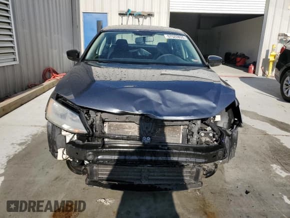 ✅ 2015 Volkswagen Jetta SE • VIN: 3VWD17AJ7FM269999 • Lot: 57522855. Listed on Copart with 131,259 mi. Free auction sales archive from the USA and detailed vehicle history report at DreamBid. Image 5.