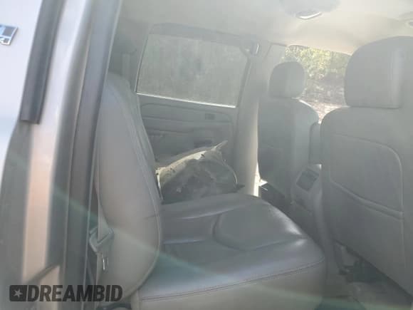 ✅ 2005 Chevrolet Suburban Z71 • VIN: 3GNFK16ZX5G194952 • Лот: 78400754. Опубликован ранее на Copart с пробегом Не указан. Бесплатный доступ к архиву аукционных продаж из США и подробный отчёт об истории автомобиля на DreamBid. Изображение 10.