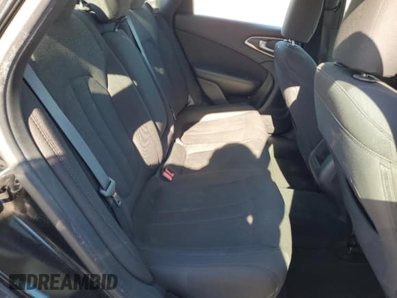 ✅ 2015 Chrysler 200 Limited • VIN: 1C3CCCAB4FN744805 • Lot: 92189045. Wystawiony na Copart z przebiegiem 145 789 mil. Bezpłatny archiwum sprzedaży aukcyjnych z USA i szczegółowy raport historii pojazdu na DreamBid. Zdjęcie 10.