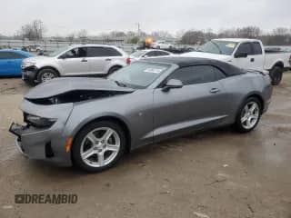 2019 Chevrolet Camaro 1LT с VIN 1G1FB3DXXK0136905, выставлен на аукционе Copart как лот 81994714 с пробегом 100 874 миль миль и Списание • Salvage title. История ставок и продаж доступна на DreamBid. Изображение 1.