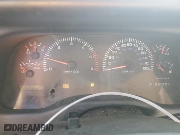 ✅ 1998 Dodge Dakota SLT • VIN: 1B7GL22X8WS762467 • Lot: 78916364. Wystawiony na Copart z przebiegiem 178 623 mil. Bezpłatny archiwum sprzedaży aukcyjnych z USA i szczegółowy raport historii pojazdu na DreamBid. Zdjęcie 9.