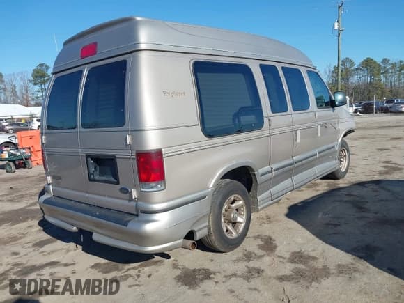 ✅ 2003 Ford Econoline Cargo Recreational • VIN: 1FDPE24L33HB53747 • Lot: 41658658. Listed on IAAI with 132,796 mi. Free auction sales archive from the USA and detailed vehicle history report at DreamBid. Image 4.