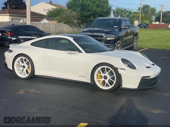 ✅ 2022 Porsche 911 GT3 • VIN: WP0AC2A96NS269734 • Lot: 42551639. Wystawiony na IAAI z przebiegiem 10 179 mil. Bezpłatny archiwum sprzedaży aukcyjnych z USA i szczegółowy raport historii pojazdu na DreamBid. Zdjęcie 1.
