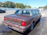 ✅ 1988 Oldsmobile Cutlass Ciera • VIN: 2G3AJ5132J2340483 • Lot: 43379841. Wystawiony na IAAI z przebiegiem 77 378 mil. Bezpłatny archiwum sprzedaży aukcyjnych z USA i szczegółowy raport historii pojazdu na DreamBid. Zdjęcie 4.