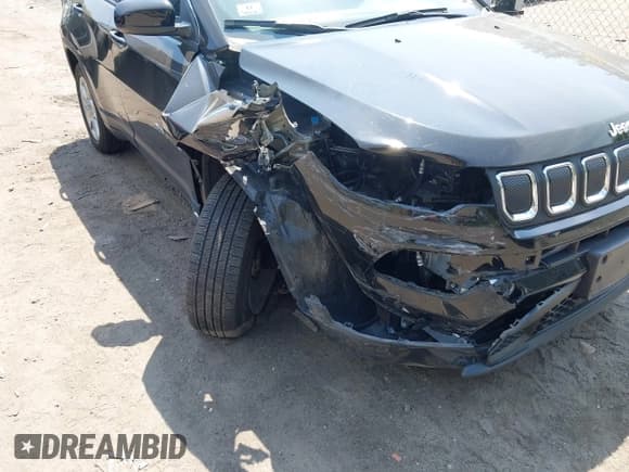 ✅ 2022 Jeep Compass Latitude • VIN: 3C4NJDBB0NT208110 • Lot: 42403804. Wystawiony na IAAI z przebiegiem 29 868 mil. Bezpłatny archiwum sprzedaży aukcyjnych z USA i szczegółowy raport historii pojazdu na DreamBid. Zdjęcie 6.