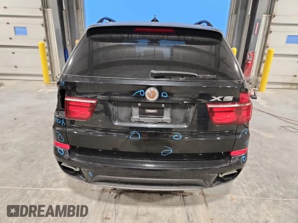 ✅ 2012 BMW X5 50i • VIN: 5UXZV8C51CL424965 • Лот: 93650355. Опубликован ранее на Copart с пробегом 121 895 миль. Бесплатный доступ к архиву аукционных продаж из США и подробный отчёт об истории автомобиля на DreamBid. Изображение 6.