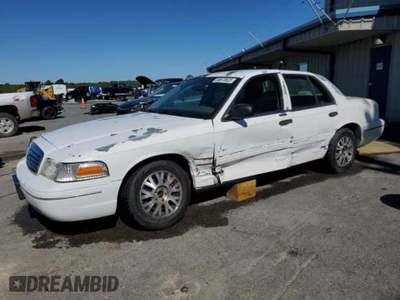 ✅ 2003 Ford Crown Victoria LX • VIN: 2FAFP74W93X182581 • Lot: 86673825. Listed on Copart with 254,616 mi. Free auction sales archive from the USA and detailed vehicle history report at DreamBid. Image 1.