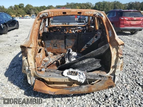 ✅ 2017 Porsche Cayenne • VIN: WP1AA2A23HKA81412 • Лот: 89724375. Опубликован ранее на Copart с пробегом Не указан. Бесплатный доступ к архиву аукционных продаж из США и подробный отчёт об истории автомобиля на DreamBid. Изображение 6.