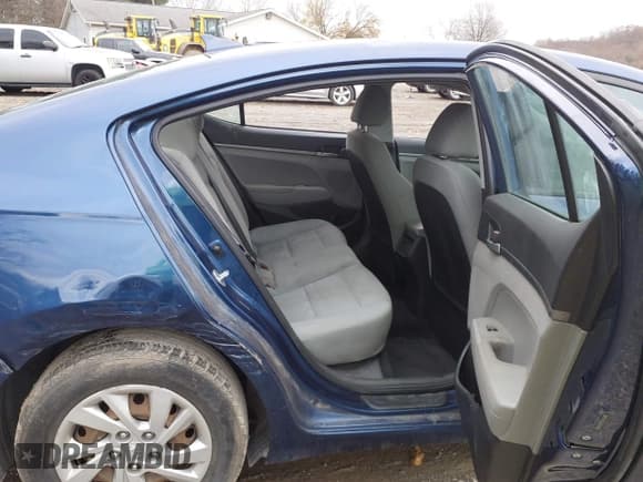 ✅ 2017 Hyundai Elantra SE • VIN: 5NPD74LF5HH104289 • Lot: 43802691. Listed on IAAI with 186,402 mi. Free auction sales archive from the USA and detailed vehicle history report at DreamBid. Image 8.