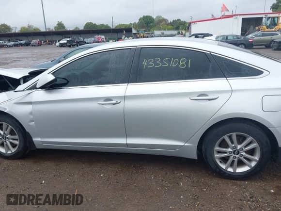 2015 Hyundai Sonata SE z VIN 5NPE24AF9FH222543, wystawiony jako IAAI lot #43351081 z przebiegiem 54 367 mil mil oraz . Historia ofert i sprzedaży dostępna na DreamBid. Obrazek 14.