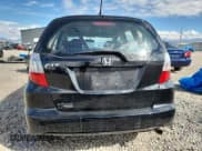 ✅ 2013 Honda Fit • VIN: JHMGE8H35DC037786 • Lot: 84584715. Wystawiony na Copart z przebiegiem 117 264 mil. Bezpłatny archiwum sprzedaży aukcyjnych z USA i szczegółowy raport historii pojazdu na DreamBid. Zdjęcie 6.