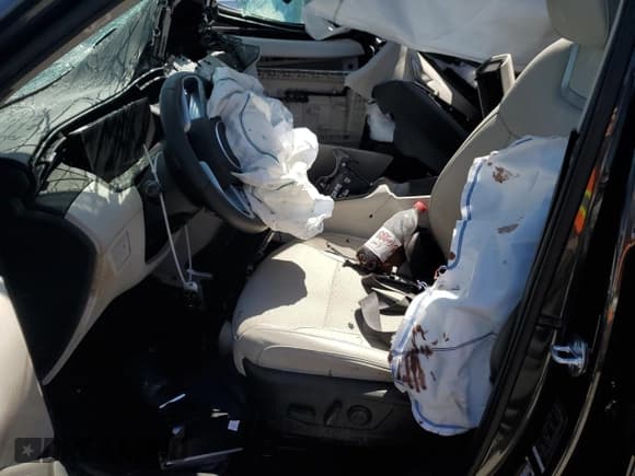 ✅ 2024 Hyundai Tucson Limited • VIN: 5NMJE3DE8RH323626 • Lot: 55322634. Wystawiony na Copart z przebiegiem Nie podano. Bezpłatny archiwum sprzedaży aukcyjnych z USA i szczegółowy raport historii pojazdu na DreamBid. Zdjęcie 7.