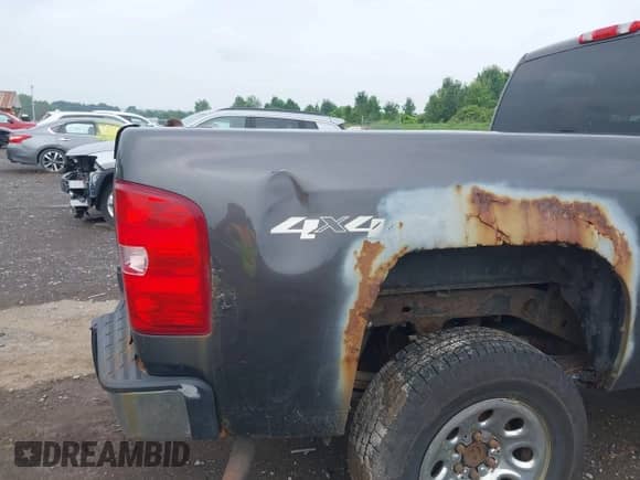 ✅ 2011 Chevrolet Silverado 1500 LS • VIN: 1GCRKREA7BZ333124 • Lot: 42806626. Wystawiony na IAAI z przebiegiem 144 058 mil mil. Skorzystaj z bezpłatnego archiwum sprzedaży aukcyjnych z USA i zobacz szczegółowy raport historii pojazdu na DreamBid. Zdjęcie 6.