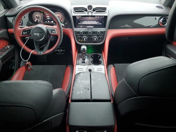 ✅ 2022 Bentley Bentayga V8 • VIN: SJAAM2ZV8NC039607 • Лот: 54888564. Опубликован ранее на Copart с пробегом 15 561 миль. Бесплатный доступ к архиву аукционных продаж из США и подробный отчёт об истории автомобиля на DreamBid. Изображение 8.