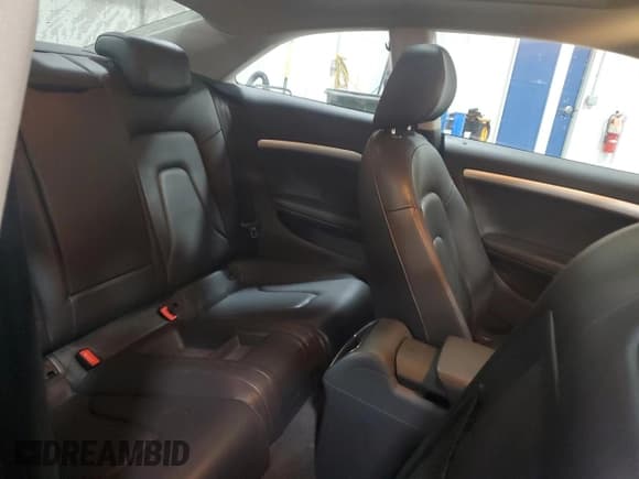 ✅ 2012 Audi A5 Premium • VIN: WAUGFAFR4CA003195 • Лот: 83937685. Опубликован ранее на Copart с пробегом 65 304 миль. Бесплатный доступ к архиву аукционных продаж из США и подробный отчёт об истории автомобиля на DreamBid. Изображение 10.