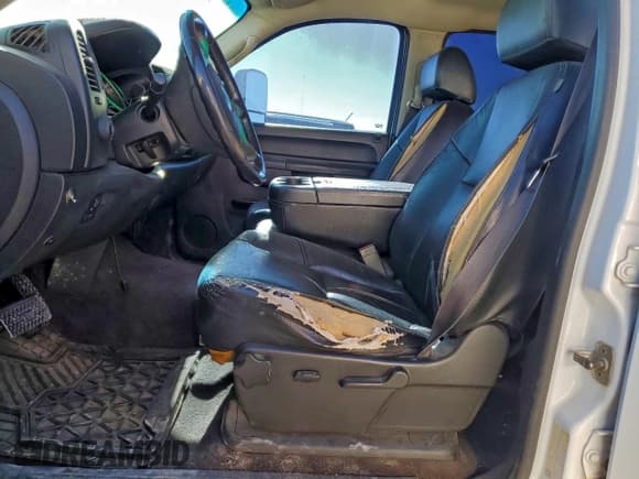 ✅ 2011 Chevrolet Silverado 2500HD LT • VIN: 1GC1KXCG9BF247713 • Лот: 96453295. Опубликован ранее на Copart с пробегом 252 896 миль. Бесплатный доступ к архиву аукционных продаж из США и подробный отчёт об истории автомобиля на DreamBid. Изображение 7.