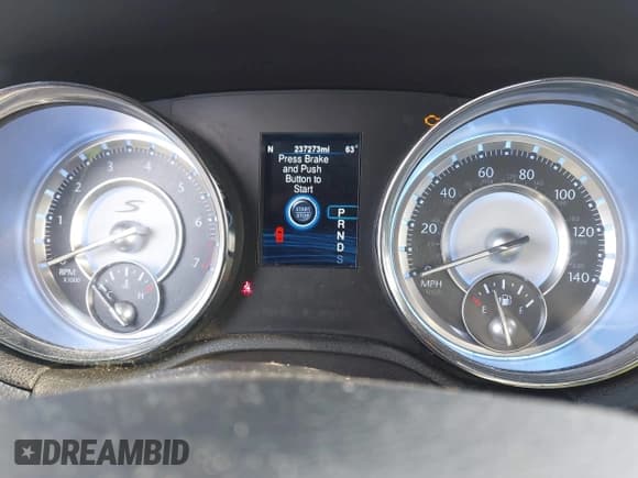 ✅ 2014 Chrysler 300 S • VIN: 2C3CCAGG0EH146127 • Lot: 43213599. Wystawiony na IAAI z przebiegiem 237 273 mil. Bezpłatny archiwum sprzedaży aukcyjnych z USA i szczegółowy raport historii pojazdu na DreamBid. Zdjęcie 7.