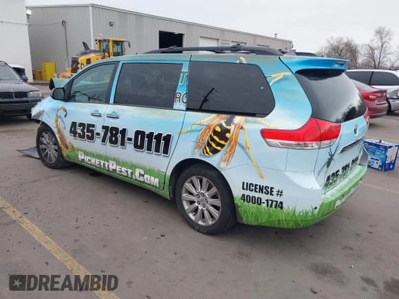 ✅ 2012 Toyota Sienna XLE • VIN: 5TDDK3DC3CS033755 • Lot: 41815132. Wystawiony na IAAI z przebiegiem 189 777 mil. Bezpłatny archiwum sprzedaży aukcyjnych z USA i szczegółowy raport historii pojazdu na DreamBid. Zdjęcie 3.