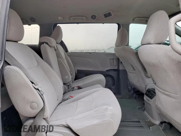 ✅ 2019 Toyota Sienna LE • VIN: 5TDKZ3DC3KS976374 • Lot: 93693165. Listed on Copart with 343,637 mi. Free auction sales archive from the USA and detailed vehicle history report at DreamBid. Image 11.