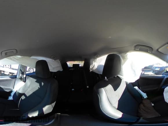 ✅ 2018 Toyota RAV4 LE • VIN: JTMBFREV0JJ743804 • Lot: 43396135. Wystawiony na IAAI z przebiegiem 119 531 mil. Bezpłatny archiwum sprzedaży aukcyjnych z USA i szczegółowy raport historii pojazdu na DreamBid. Zdjęcie 18.