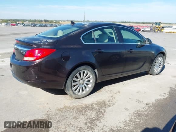 ✅ 2011 Buick Regal CXL RL1 • VIN: W04GN5EC6B1130470 • Lot: 43446534. Listed on IAAI with 142,749 mi. Free auction sales archive from the USA and detailed vehicle history report at DreamBid. Image 4.