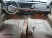 ✅ 2006 Mercury Grand Marquis LS Premium • VIN: 2MEFM75V76X650593 • Lot: 90242395. Wystawiony na Copart z przebiegiem 177 696 mil. Bezpłatny archiwum sprzedaży aukcyjnych z USA i szczegółowy raport historii pojazdu na DreamBid. Zdjęcie 8.