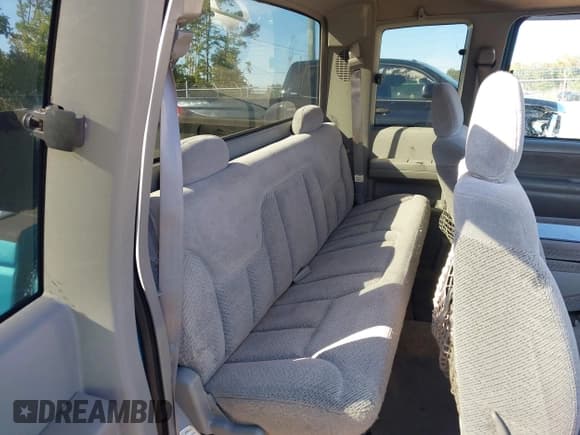 ✅ 1998 Chevrolet Silverado 1500 • VIN: 2GCEC19M4W1274520 • Lot: 43493637. Wystawiony na IAAI z przebiegiem 204 706 mil. Bezpłatny archiwum sprzedaży aukcyjnych z USA i szczegółowy raport historii pojazdu na DreamBid. Zdjęcie 8.