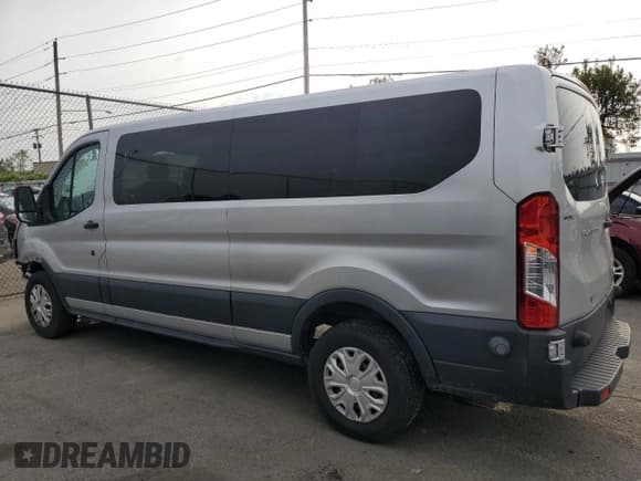 ✅ 2015 Ford Transit XL • VIN: 1FBZX2ZM7FKA38833 • Lot: 55867315. Wystawiony na Copart z przebiegiem 133 711 mil. Bezpłatny archiwum sprzedaży aukcyjnych z USA i szczegółowy raport historii pojazdu na DreamBid. Zdjęcie 2.