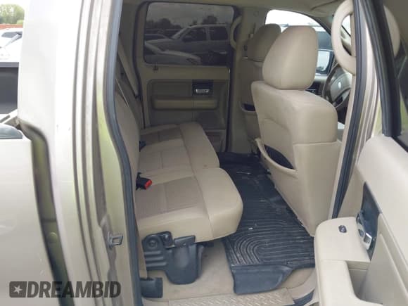 ✅ 2005 Ford F-150 XLT • VIN: 1FTPW12575KE01729 • Lot: 43741532. Wystawiony na IAAI z przebiegiem 419 997 mil. Bezpłatny archiwum sprzedaży aukcyjnych z USA i szczegółowy raport historii pojazdu na DreamBid. Zdjęcie 8.