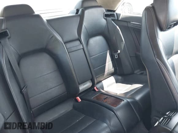 ✅ 2011 Mercedes-Benz E 350 • VIN: WDDKK5GF0BF092338 • Лот: 42559005. Опубликован ранее на IAAI с пробегом 122 205 миль. Бесплатный доступ к архиву аукционных продаж из США и подробный отчёт об истории автомобиля на DreamBid. Изображение 8.