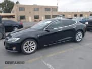 ✅ 2017 Tesla Model S 60 • VIN: 5YJSA1E17HF192897 • Лот: 43267773. Опубликован ранее на IAAI с пробегом 126 266 миль. Бесплатный доступ к архиву аукционных продаж из США и подробный отчёт об истории автомобиля на DreamBid. Изображение 2.