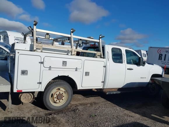 ✅ 2012 Chevrolet Silverado 2500HD • VIN: 1GB2KVCG3CZ337730 • Lot: 43269374. Wystawiony na IAAI z przebiegiem Nie podano. Bezpłatny archiwum sprzedaży aukcyjnych z USA i szczegółowy raport historii pojazdu na DreamBid. Zdjęcie 13.