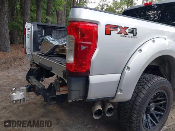 ✅ 2017 Ford F-250 Lariat • VIN: 1FT7W2BT7HEC06656 • Lot: 42826452. Wystawiony na IAAI z przebiegiem 123 947 mil. Bezpłatny archiwum sprzedaży aukcyjnych z USA i szczegółowy raport historii pojazdu na DreamBid. Zdjęcie 19.