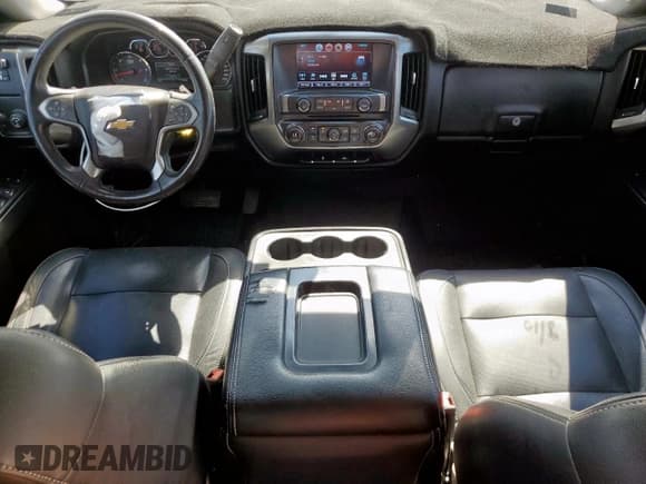 ✅ 2018 Chevrolet Silverado 1500 LT • VIN: 3GCPCREC8JG318572 • Lot: 68944925. Wystawiony na Copart z przebiegiem 83 964 mil. Bezpłatny archiwum sprzedaży aukcyjnych z USA i szczegółowy raport historii pojazdu na DreamBid. Zdjęcie 8.