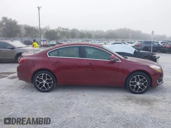 ✅ 2017 Buick Regal Sport Touring • VIN: 2G4GL5EX0H9123240 • Lot: 43640353. Listed on IAAI with 95,379 mi. Free auction sales archive from the USA and detailed vehicle history report at DreamBid. Image 13.