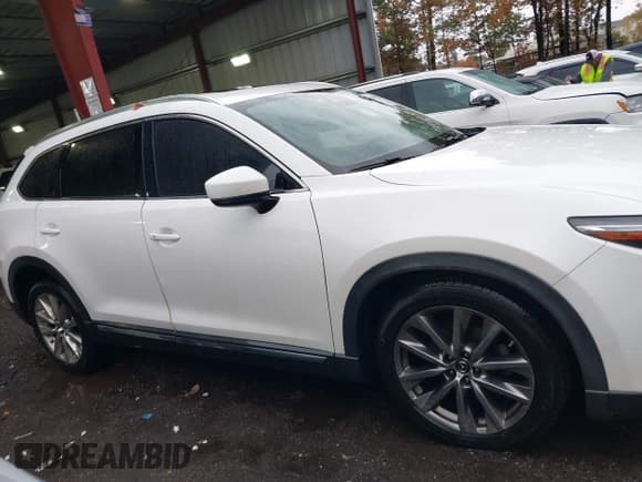 ✅ 2019 Mazda CX-9 Grand Touring • VIN: JM3TCBDY4K0303602 • Lot: 43563726. Wystawiony na IAAI z przebiegiem 124 038 mil. Bezpłatny archiwum sprzedaży aukcyjnych z USA i szczegółowy raport historii pojazdu na DreamBid. Zdjęcie 13.