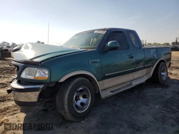 ✅ 1997 Ford F-150 • VIN: 2FTEX17L6VCA02102 • Lot: 52591325. Wystawiony na Copart z przebiegiem 130 927 mil. Bezpłatny archiwum sprzedaży aukcyjnych z USA i szczegółowy raport historii pojazdu na DreamBid. Zdjęcie 1.
