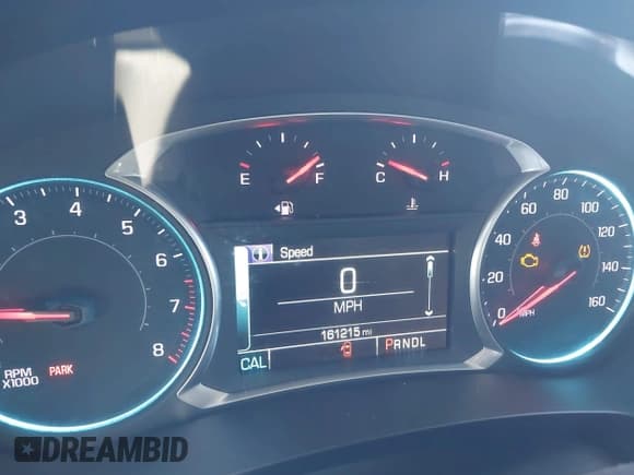 ✅ 2018 Chevrolet Traverse LT Cloth • VIN: 1GNERGKW3JJ261356 • Lot: 43535384. Wystawiony na IAAI z przebiegiem 161 215 mil. Bezpłatny archiwum sprzedaży aukcyjnych z USA i szczegółowy raport historii pojazdu na DreamBid. Zdjęcie 7.