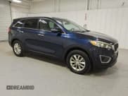 ✅ 2017 Kia Sorento LX • VIN: 5XYPG4A38HG193370 • Lot: 90998765. Listed on Copart with 111,864 mi. Free auction sales archive from the USA and detailed vehicle history report at DreamBid. Image 4.