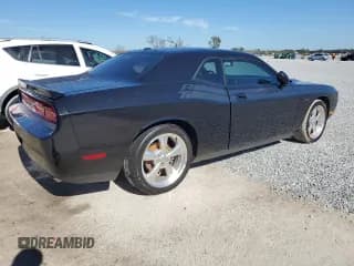 ✅ 2010 Dodge Challenger R/T Classic • VIN: 2B3CJ5DT3AH100832 • Lot: 82830024. Wystawiony na Copart z przebiegiem Nie podano. Bezpłatny archiwum sprzedaży aukcyjnych z USA i szczegółowy raport historii pojazdu na DreamBid. Zdjęcie 3.