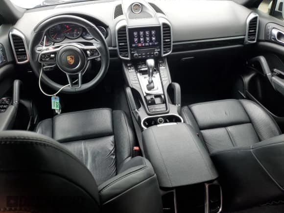 ✅ 2018 Porsche Cayenne • VIN: WP1AA2A28JKA00006 • Lot: 67870515. Listed on Copart with 86,361 mi. Free auction sales archive from the USA and detailed vehicle history report at DreamBid. Image 8.