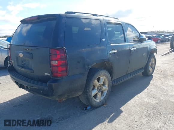 ✅ 2008 Chevrolet Tahoe LTZ • VIN: 1GNFK13018J178230 • Lot: 43137748. Wystawiony na IAAI z przebiegiem 236 354 mil. Bezpłatny archiwum sprzedaży aukcyjnych z USA i szczegółowy raport historii pojazdu na DreamBid. Zdjęcie 4.