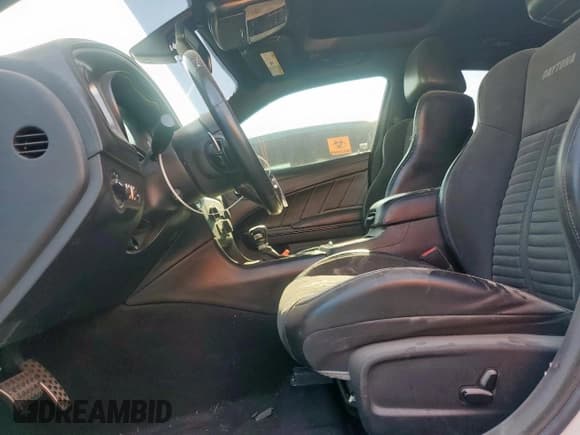 ✅ 2019 Dodge Charger R/T • VIN: 2C3CDXCT0KH544503 • Lot: 70017535. Wystawiony na Copart z przebiegiem 63 377 mil. Bezpłatny archiwum sprzedaży aukcyjnych z USA i szczegółowy raport historii pojazdu na DreamBid. Zdjęcie 7.