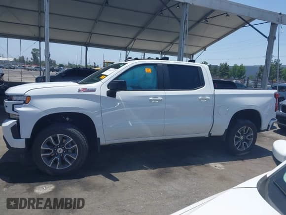 ✅ 2021 Chevrolet Silverado 1500 RST • VIN: 3GCUYEED1MG358762 • Lot: 42544777. Wystawiony na IAAI z przebiegiem 27 782 mil. Bezpłatny archiwum sprzedaży aukcyjnych z USA i szczegółowy raport historii pojazdu na DreamBid. Zdjęcie 14.