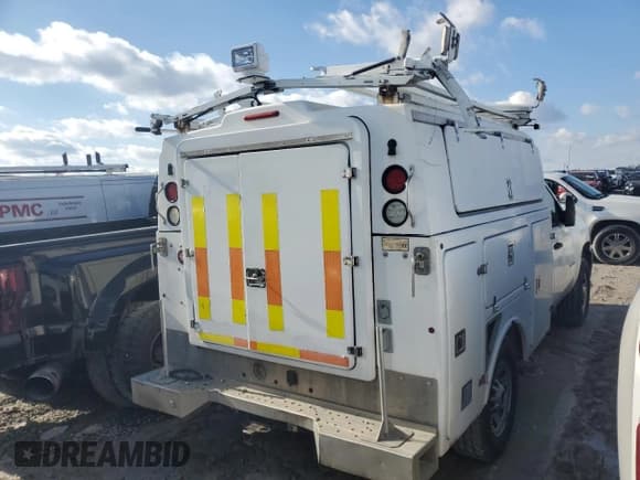 ✅ 2012 Chevrolet Silverado 2500HD Work Truck • VIN: 1GB0CVCG9CF205299 • Lot: 86161354. Wystawiony na Copart z przebiegiem 222 569 mil. Bezpłatny archiwum sprzedaży aukcyjnych z USA i szczegółowy raport historii pojazdu na DreamBid. Zdjęcie 3.