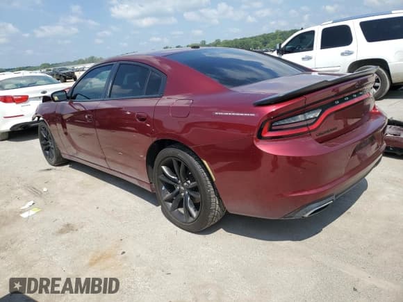 ✅ 2018 Dodge Charger SXT • VIN: 2C3CDXBG4JH135150 • Lot: 68839635. Wystawiony na Copart z przebiegiem 64 542 mil. Bezpłatny archiwum sprzedaży aukcyjnych z USA i szczegółowy raport historii pojazdu na DreamBid. Zdjęcie 2.