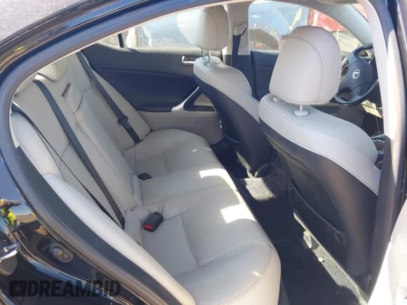 ✅ 2010 Lexus IS 250 • VIN: JTHCF5C2XA5043480 • Lot: 43600106. Listed on IAAI with 142,461 mi. Free auction sales archive from the USA and detailed vehicle history report at DreamBid. Image 8.