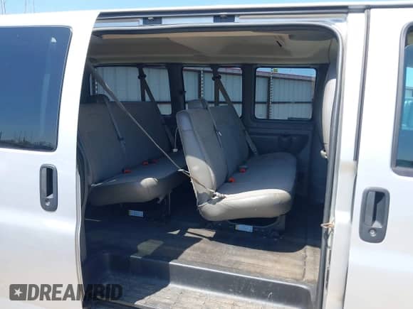 2014 Chevrolet Express Passenger LT с VIN 1GNWGRFG2E1145158, выставлен на аукционе IAAI как лот 41978427 с пробегом 185 336 миль миль и . История ставок и продаж доступна на DreamBid. Изображение 8.