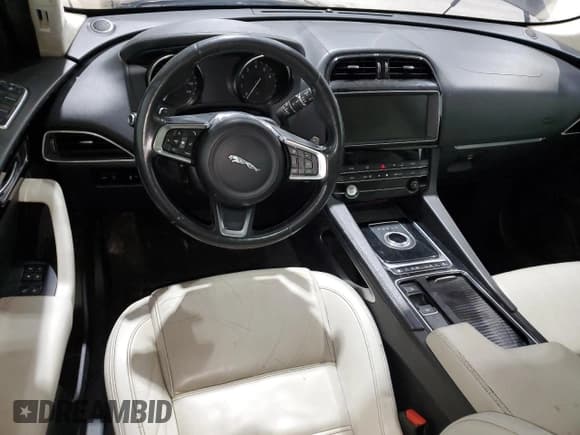 ✅ 2020 Jaguar F-Pace 30t Prestige • VIN: SADCK2GX4LA640527 • Lot: 89496645. Wystawiony na Copart z przebiegiem 108 486 mil. Bezpłatny archiwum sprzedaży aukcyjnych z USA i szczegółowy raport historii pojazdu na DreamBid. Zdjęcie 8.